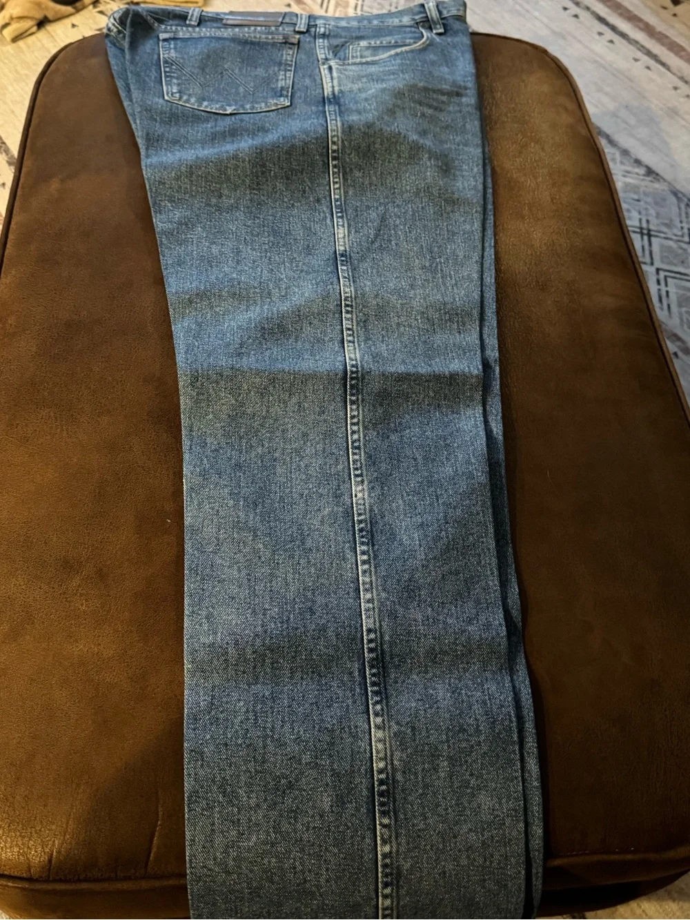 Wrangler Rugged Wear Men's Medium Blue Straight-Leg Jeans Sz 40 x 34 Like New!